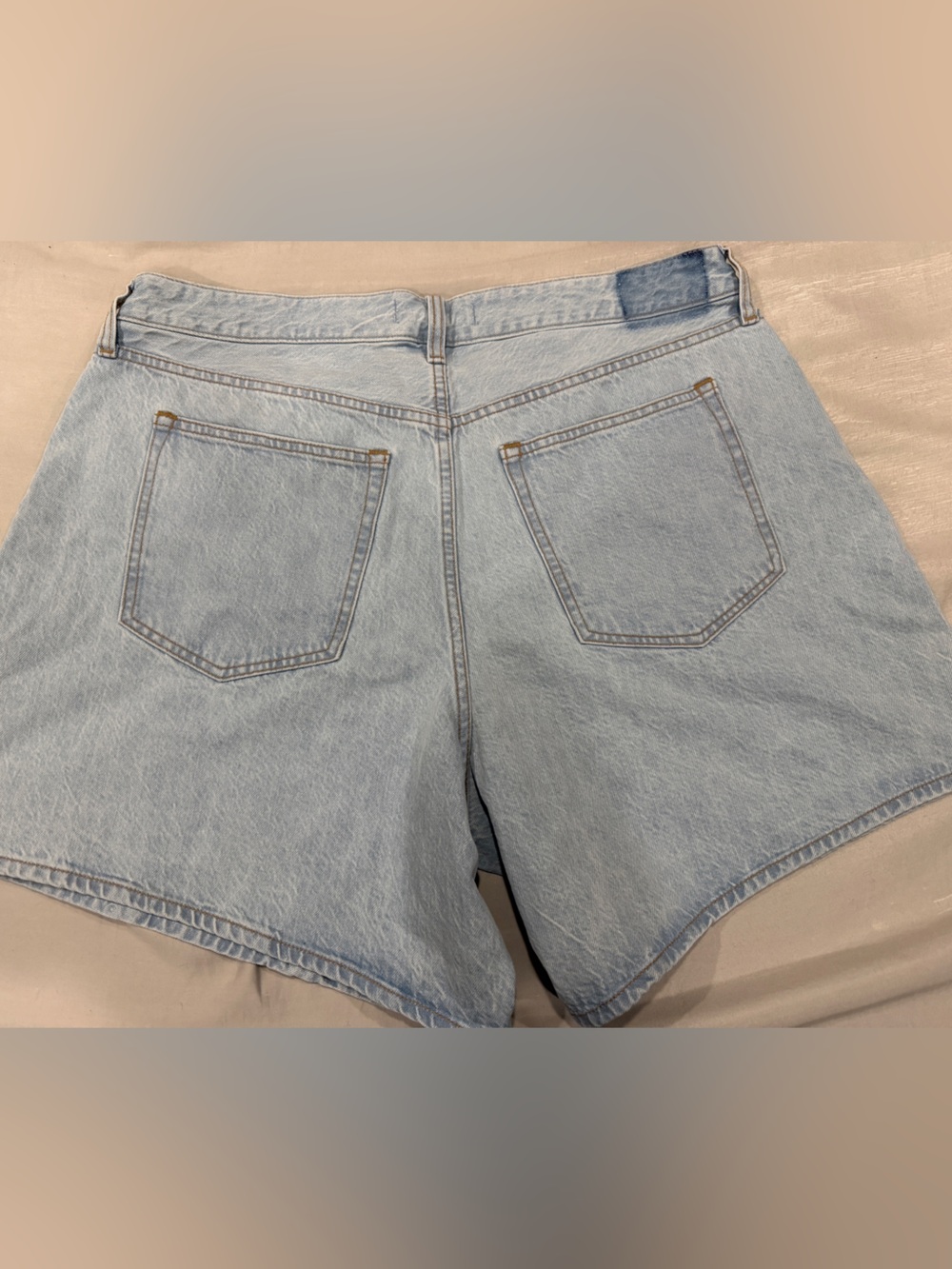 NWT Abercrombie Curve Love Denim Shorts 33 - Picture 4 of 4